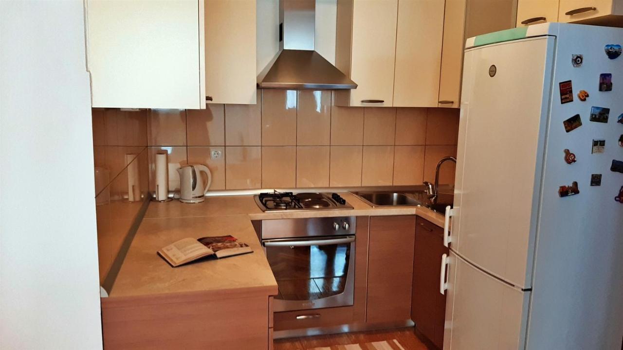 Apartment Jen Омиш Экстерьер фото