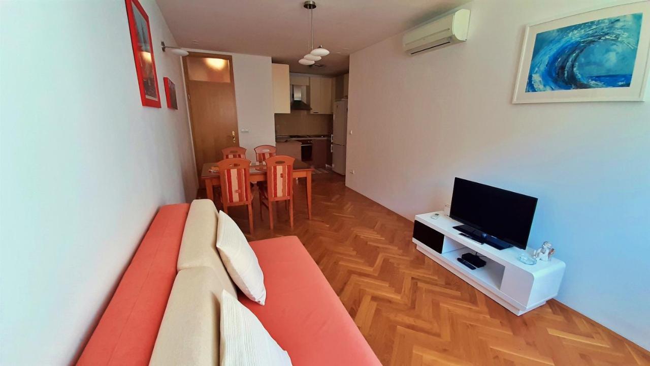 Apartment Jen Омиш Экстерьер фото