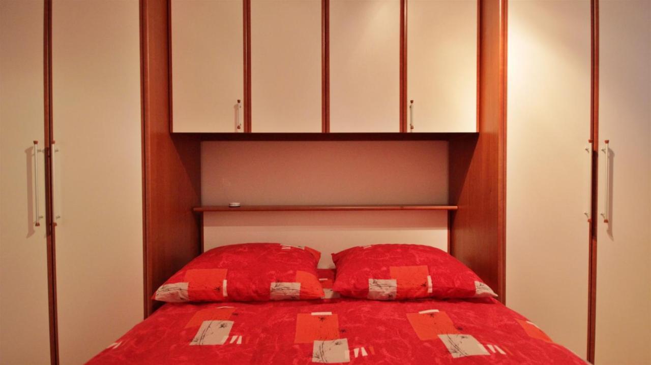 Apartment Jen Омиш Экстерьер фото
